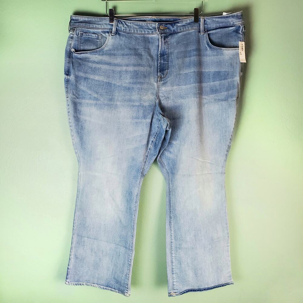 Old Navy Womens Light Wash High Waisted Kicker Bootcut Jeans Size 28 Plus Short